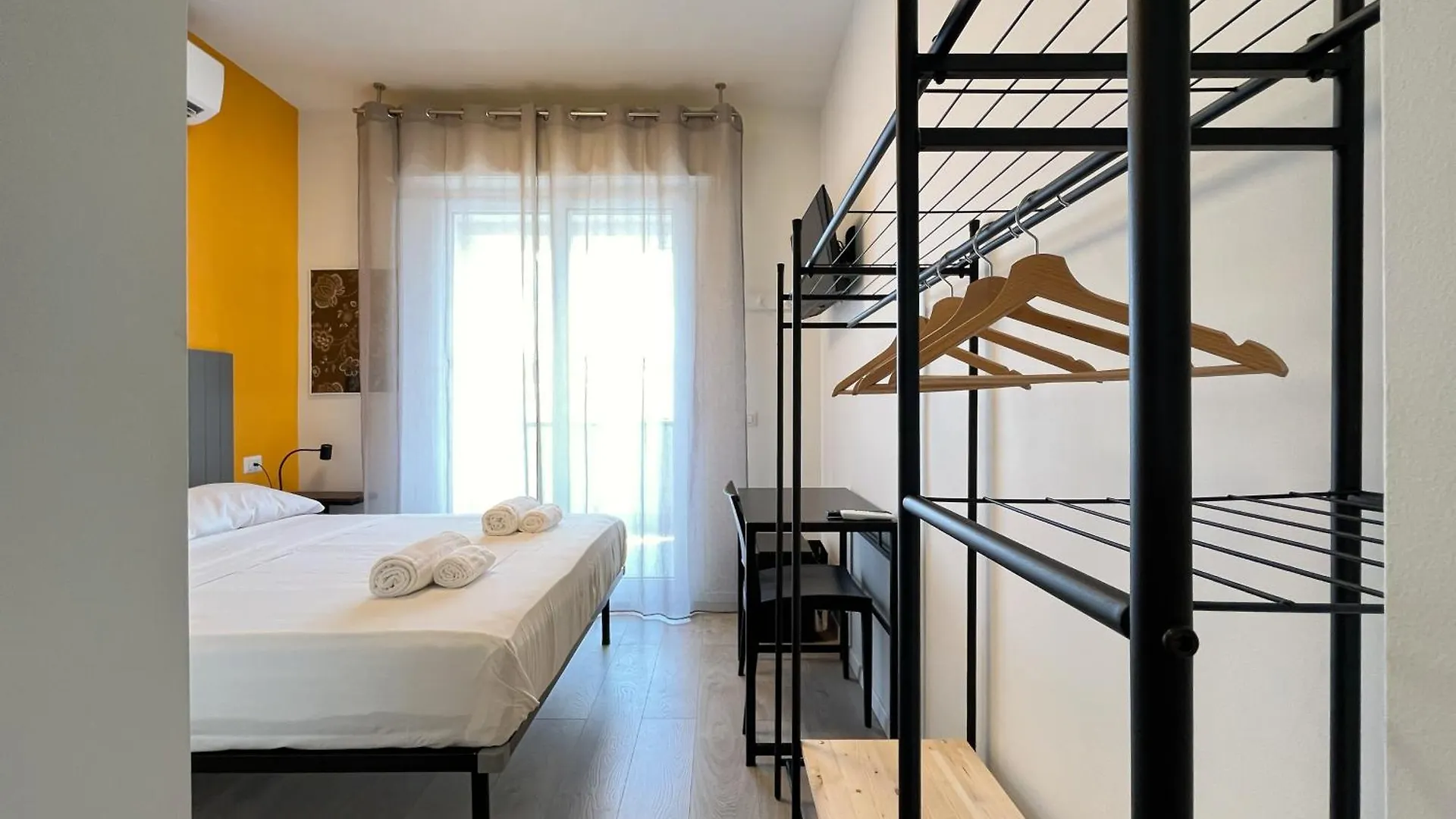 Rrrapido Colorful Rooms - Assago 0*,  Italie